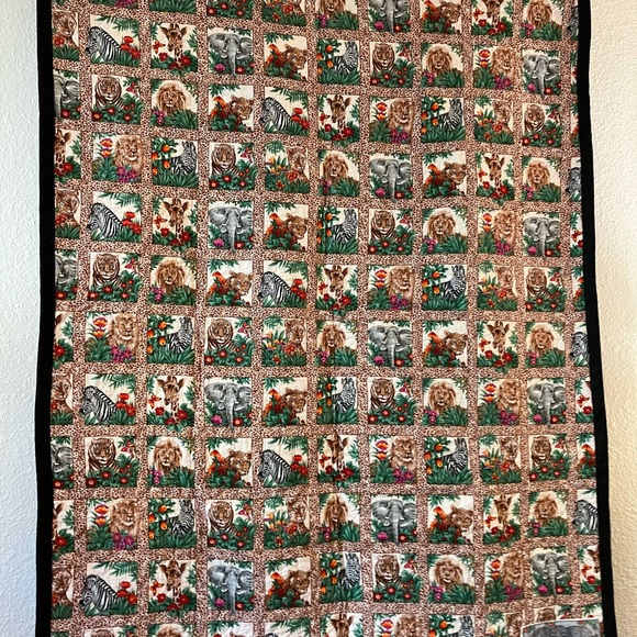 Quilt handmade Reversible blanket for baby or Wall Hanging in the Nursery - Picture 4 of 8